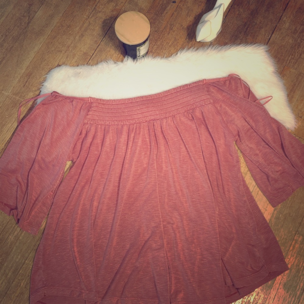 Cute cream pink color slightly cropped top